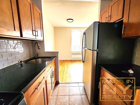 4th image of 14202 84th Dr APT 5m