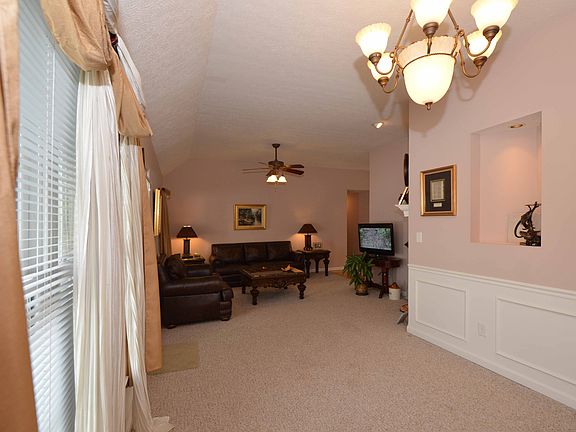 5th image of 1251 Bothwell Pl