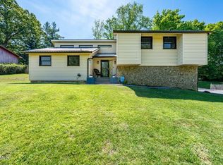3540 McIntosh Dr, Kingsport, TN 37663
