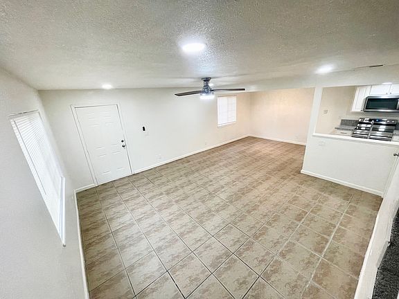 5th image of 2144 Hickory Way APT D
