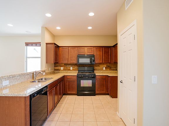 2nd image of 18166 W Sunnyslope Ln