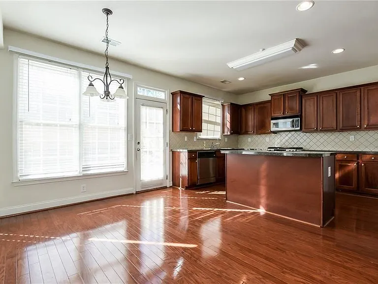 669 Maple Grove Way — Photo 9