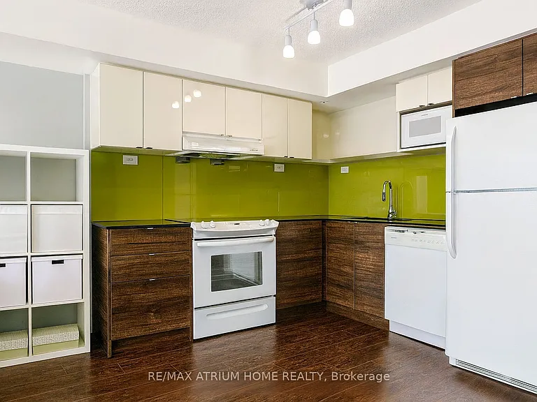 72 Esther Shiner Blvd #320 — Photo 6