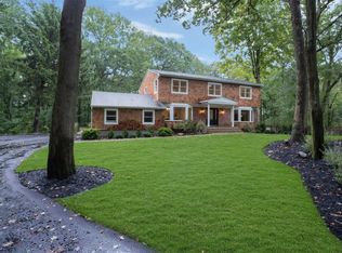 37 Spring Ct, Syosset, NY 11791