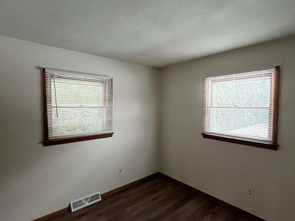 5th image of 1913-15 Ontario Dr #1913