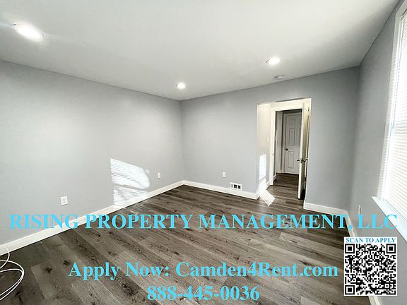 4th image of 1538 Bradley Ave #B