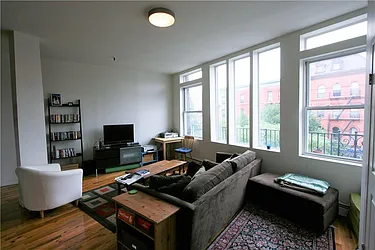 Rented by R New York