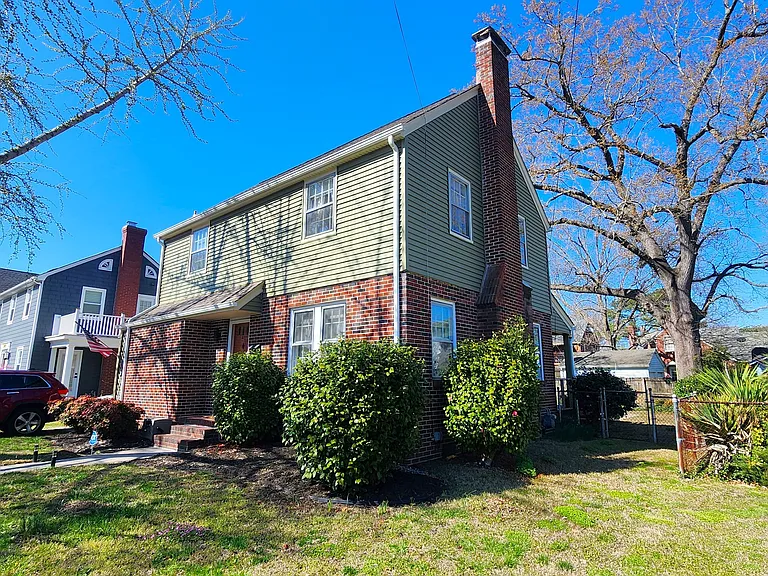 300 Russell St — Photo 25