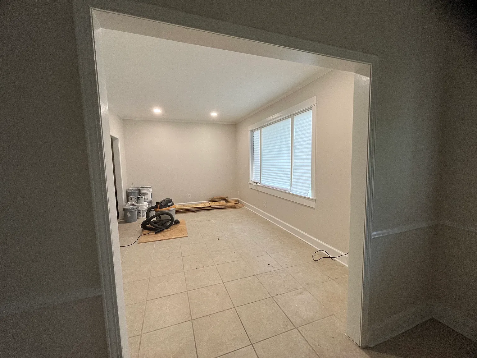 3 bed, 2.5 bath, 1904 sqft, $2,400 — Photo 4