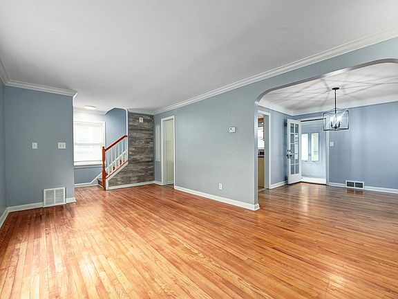 5th image of 5927 Hodgman Dr