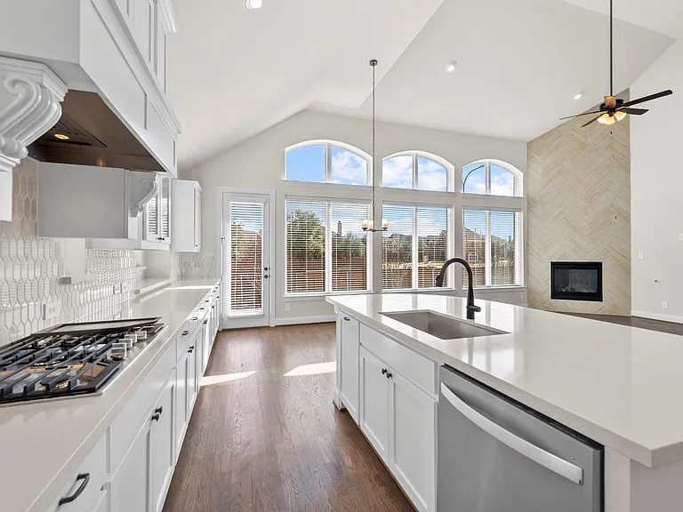 15628 Yarberry Dr — Photo 8