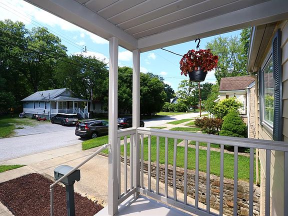 3rd image of 1322 Schirmer Ave