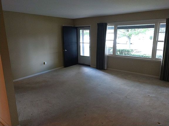 3rd image of 1711 Brentwood Ave