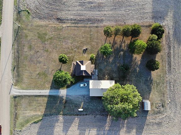 3rd image of 116 SE 60th Rd