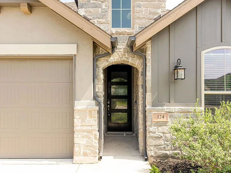 124 Rosebush Dr — Photo 31