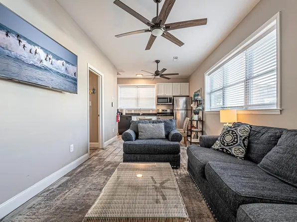 231 33rd St S APT C, Brigantine, NJ 08203