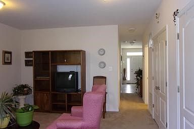 3rd image of 105 Macon Dr