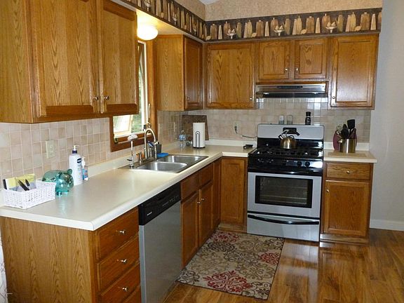 5th image of 7812 N 32nd St