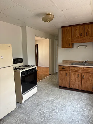 1345 E Lovejoy St #2 Photo 1