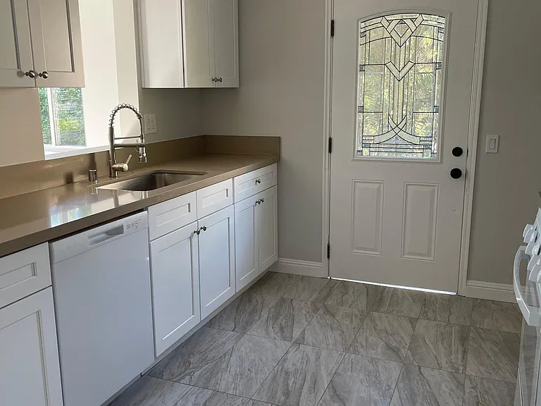4803 Lowell Ave — Photo 4