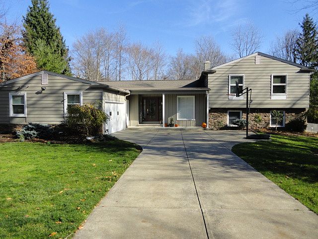 1st image of 737 Oakwood Dr