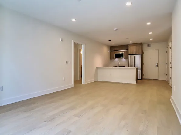 303 Madison Street image 6 of 24