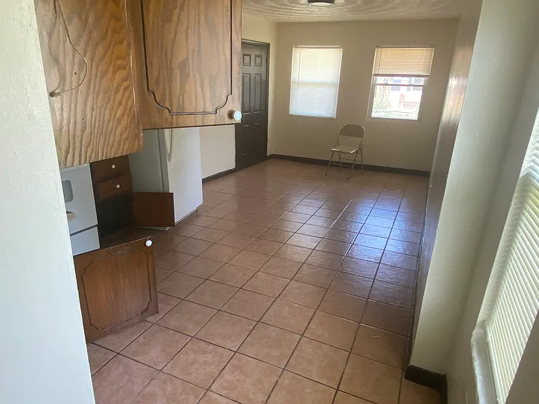 B Ave — Photo 5