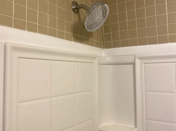 1898 Poplar Woods Cir E, Germantown, TN 38138