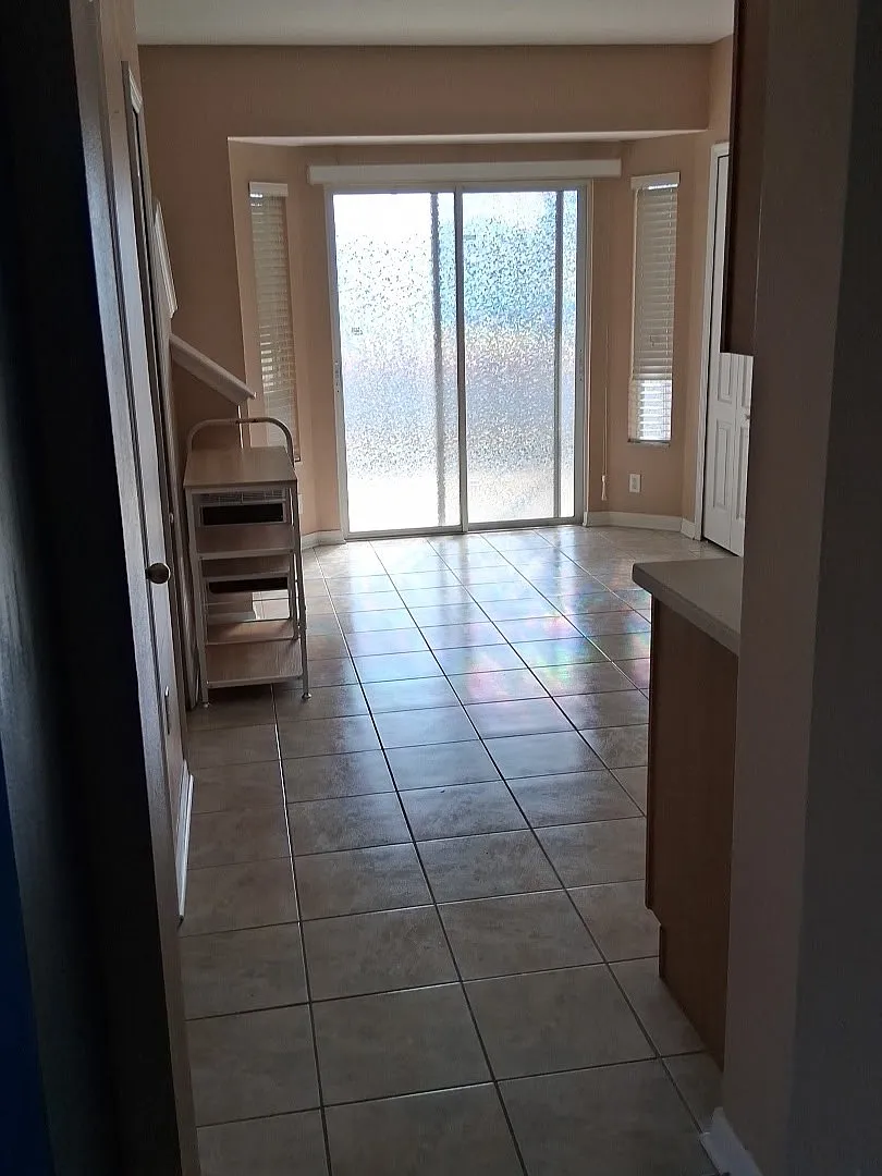 2 bed, 2.5 bath, $1,700 — Photo 4