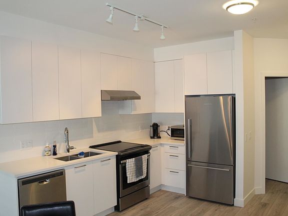 4th image of 7809 209th St #204