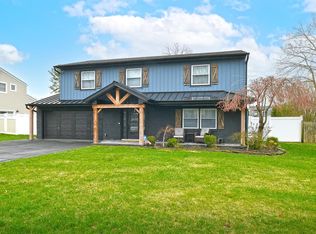 4 Glenfield Ln, Nesconset, NY 11767