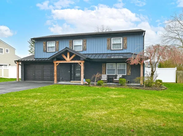 4 Glenfield Lane, Nesconset, NY 11767