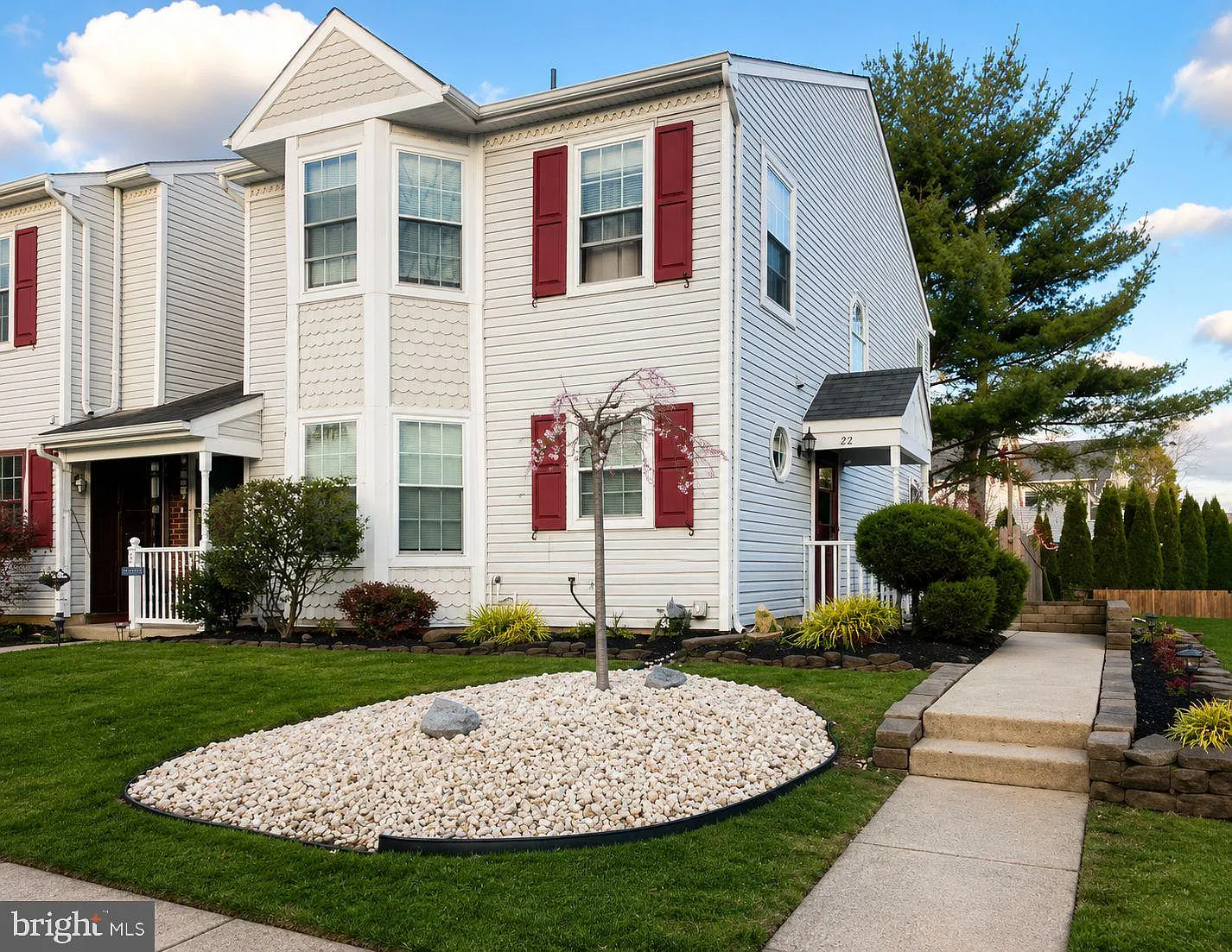 3 bed, 2.5 bath, 1352 sqft, $2,995 — Photo 2