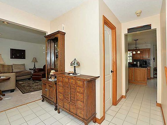 3rd image of 815 Wyngold Dr