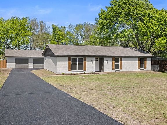 2nd image of 95 Tate Cir