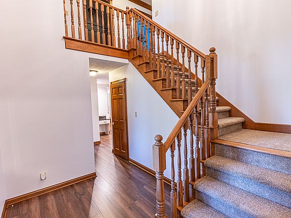 4th image of 7556 Williamsburg Dr