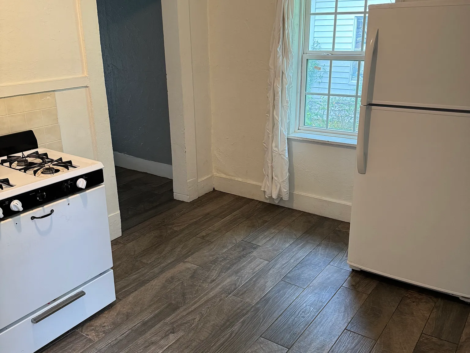 3 bed, $1,000 — Photo 4
