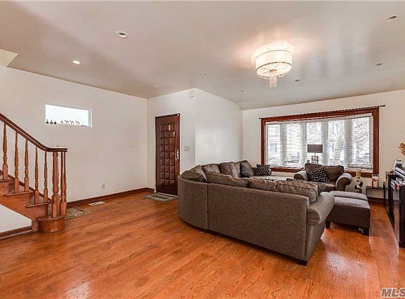 3rd image of 8917 240th St