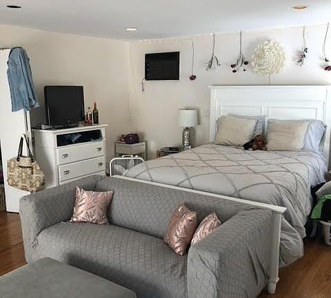 2nd image of 22 Heath Hill St #1