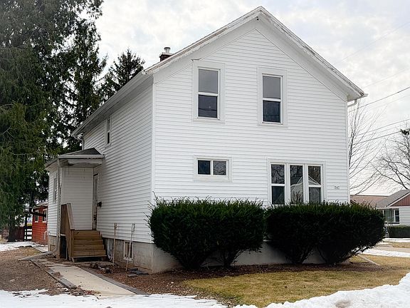 3rd image of 547 Madison STREET