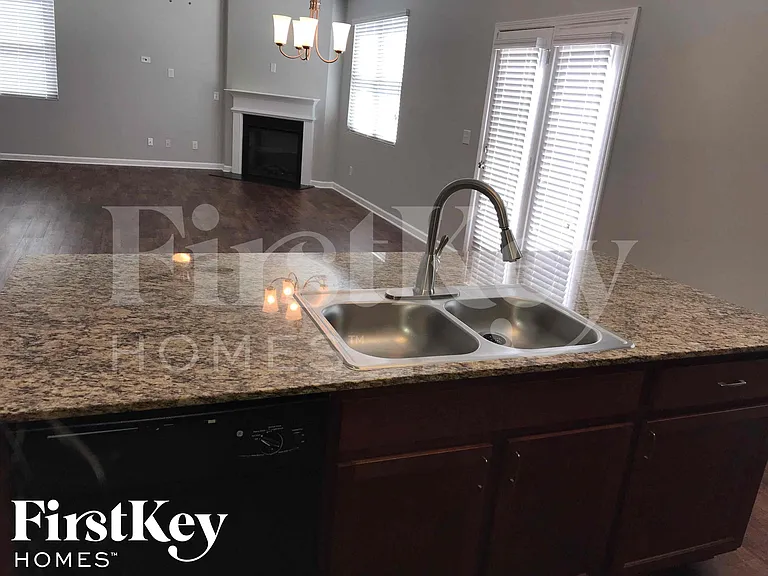 5519 Luther Ct — Photo 4