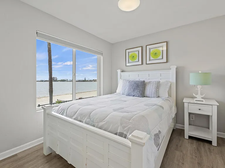 3810 Riviera Dr #1 — Photo 6
