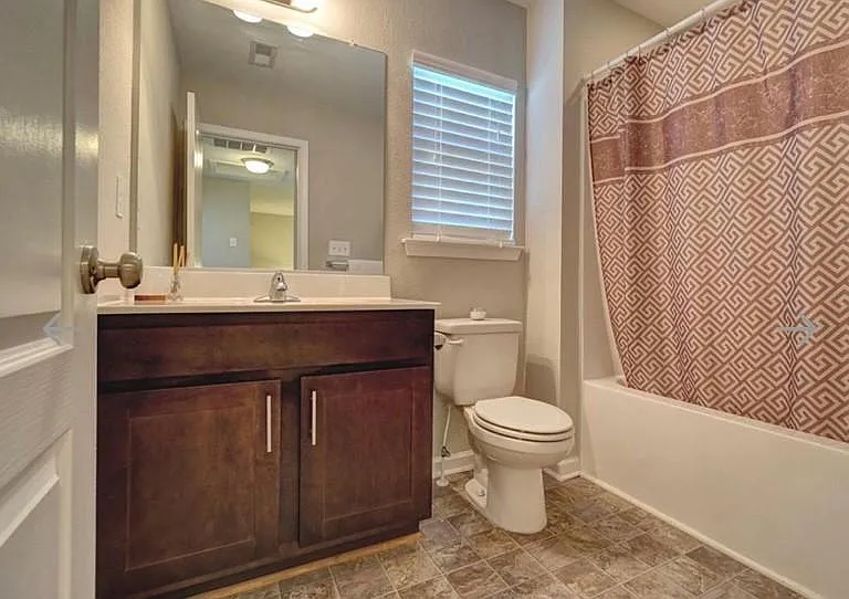 6019 Newington Pl — Photo 7