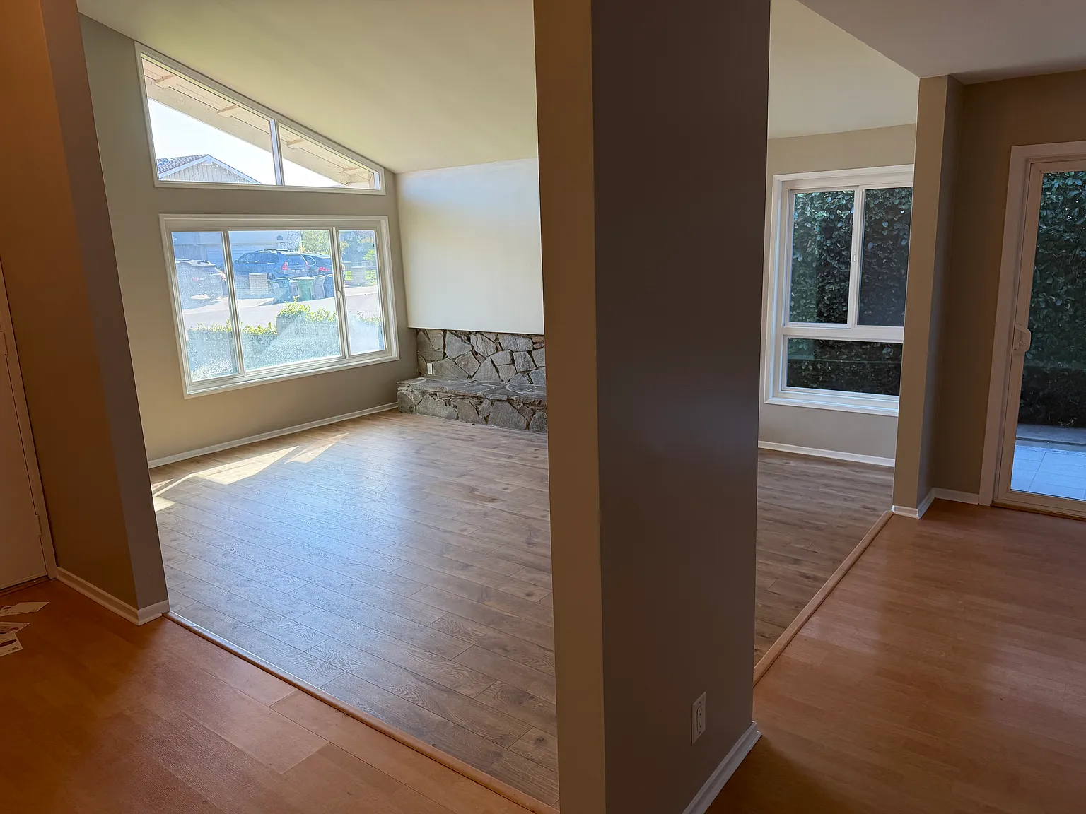 4 bed, 2016 sqft, $5,475 — Photo 3