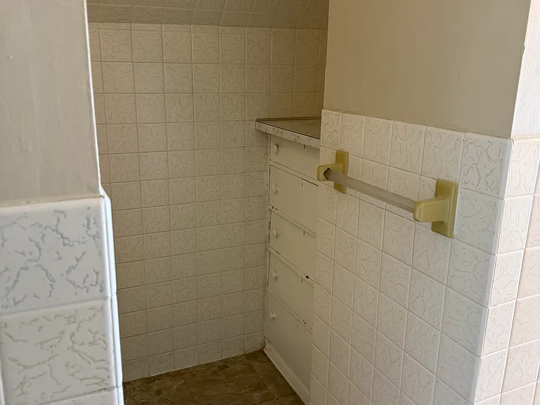 28 Russell St #3 — Photo 3