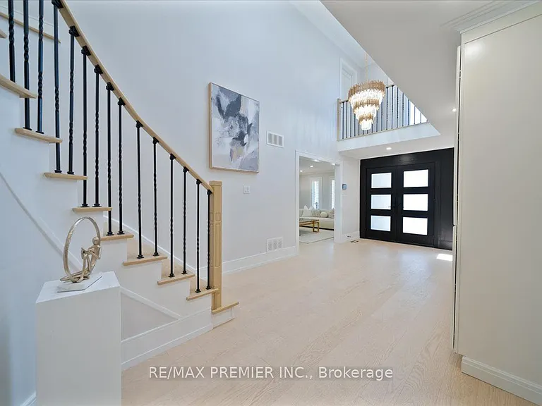 157 Jeanne Dr — Photo 5