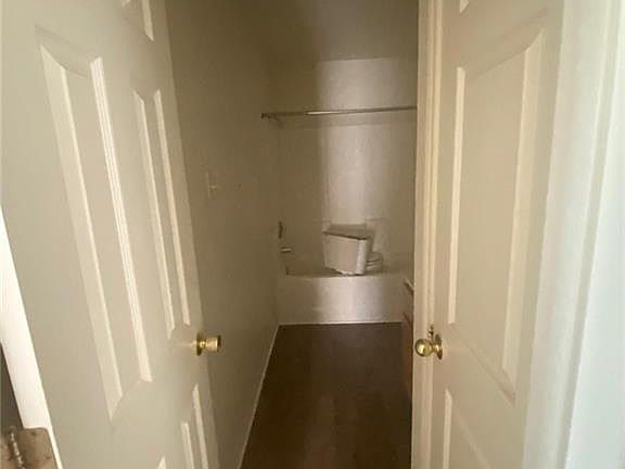 5th image of 206 Castellon Ct #B