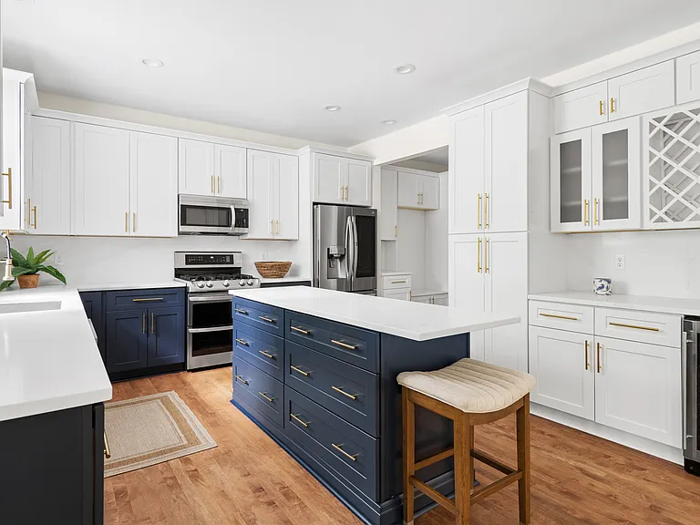 511 E Hatterleigh Ave — Photo 14