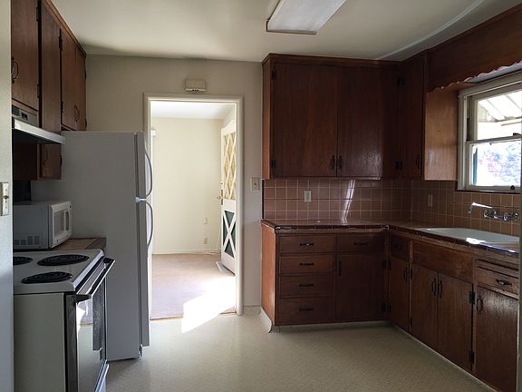 5th image of 26168 Parkside Dr