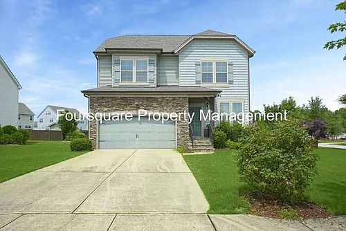 100 Cabot Dr Photo 1